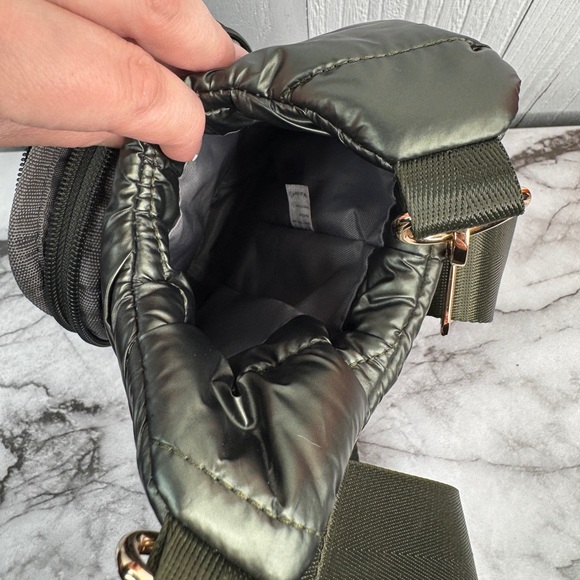 WanderFull HydroBag Quilted Puffer Crossbody Bag - Green - Picture 6 of 11